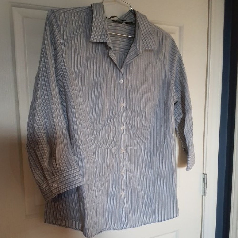 Eddie Bauer Women Sage Green Stripe Wrinkle Resistant 3/4 Sleeves Button Down